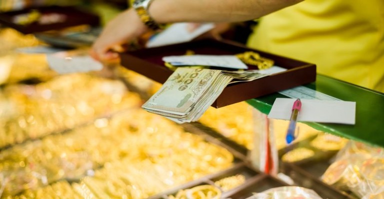 Selling Dental Gold for Maximum Return: What to Know Before You Refine